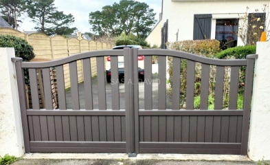 Portail aluminium battant