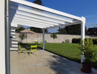 Pergola fixe avec vitrage