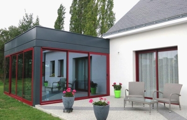 Veranda avec habillage aluminium et baie coulissante - Herbignac